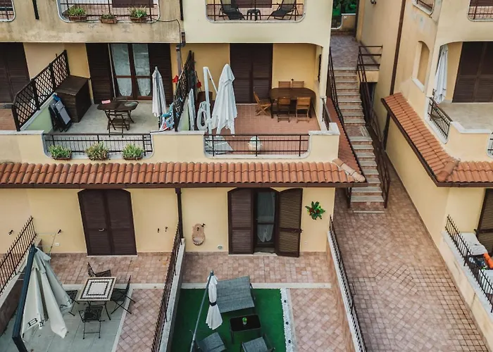 La Balena Bianca House
